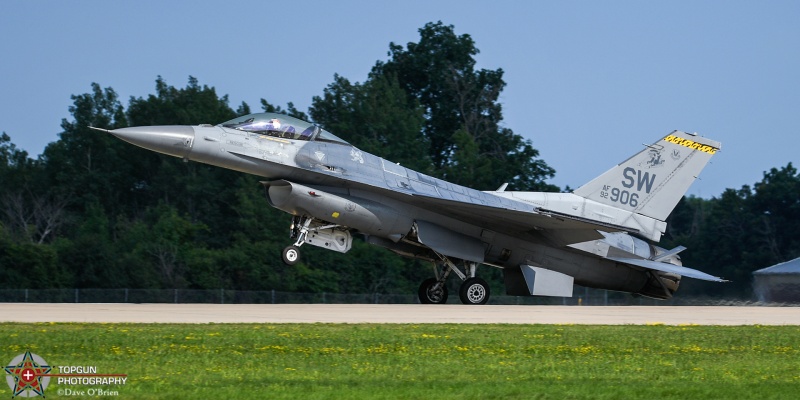 Viper Demo touching down
92-3906 / F-16C	
79th FS / Shaw AFB, SC
7/22/24
Keywords: Military Aviation, KOSH, Oshkosh, Wittman Regional Airport, F-16 Demo, General Aviation, EEA Airventrure