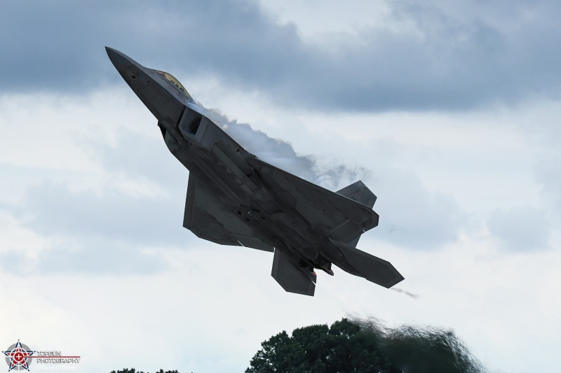 Rapto Demo
02-4034 / F-22A
1st FW / JB Langley–Eustis, VA
7/23/24
Keywords: Military Aviation, KOSH, Oshkosh, Wittman Regional Airport, F-22 Demo, EEA Airventure