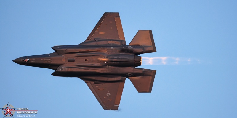 Lightning Evening Demo
20-5585 / F-35A
421st FS / Hill AFB, UT
7/24/24
Keywords: Military Aviation, KOSH, Oshkosh, Wittman Regional Airport, F-35 Demo, General Aviation, EEA Airventure