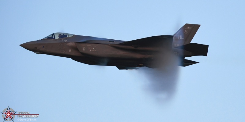 Lightning Evening Demo
20-5585 / F-35A
421st FS / Hill AFB, UT
7/24/24
Keywords: Military Aviation, KOSH, Oshkosh, Wittman Regional Airport, F-35 Demo, General Aviation, EEA Airventure