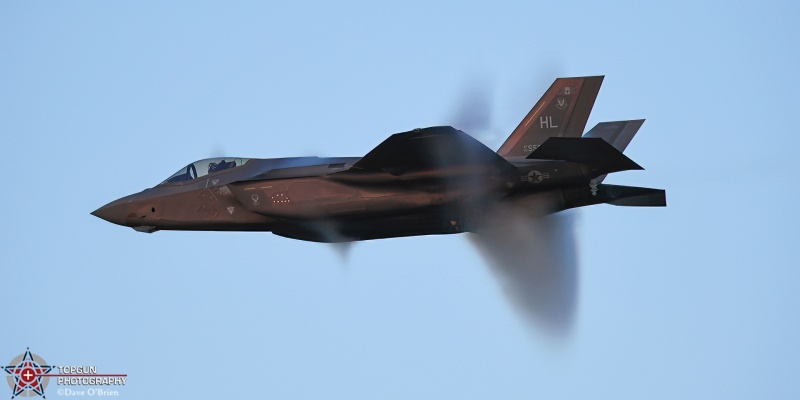 Lightning Evening Demo
20-5585 / F-35A
421st FS / Hill AFB, UT
7/24/24
Keywords: Military Aviation, KOSH, Oshkosh, Wittman Regional Airport, F-35 Demo, General Aviation, EEA Airventure