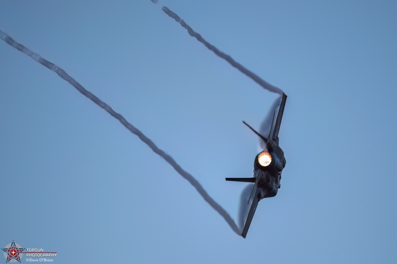 Lightning Evening Demo
20-5585 / F-35A
421st FS / Hill AFB, UT
7/24/24
Keywords: Military Aviation, KOSH, Oshkosh, Wittman Regional Airport, F-35 Demo, General Aviation, EEA Airventure