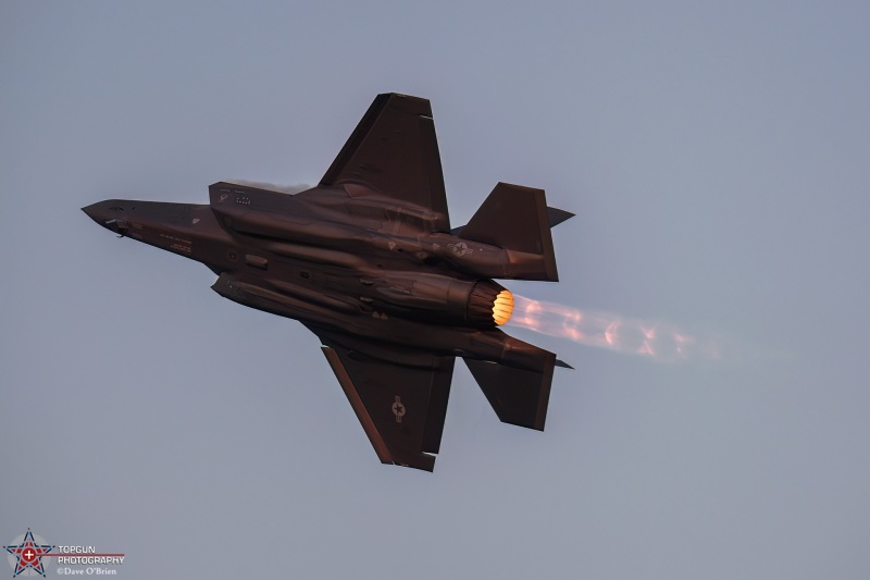 Lightning Evening Demo
20-5585 / F-35A
421st FS / Hill AFB, UT
7/24/24
Keywords: Military Aviation, KOSH, Oshkosh, Wittman Regional Airport, F-35 Demo, General Aviation, EEA Airventure