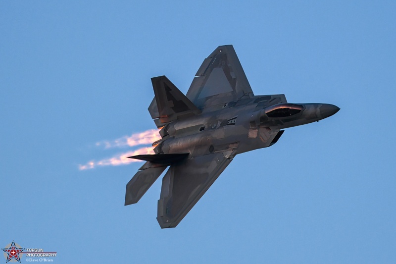 Raptor Evening Demo
01-4018 /  F-22A
1st FW / JB Langley–Eustis, VA
7/24/24
Keywords: Military Aviation, KOSH, Oshkosh, Wittman Regional Airport, F-22 Demo, General Aviation, EEA Airventure