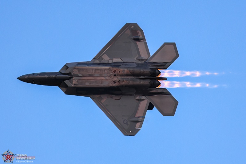 Raptor Evening Demo
01-4018 /  F-22A
1st FW / JB Langley–Eustis, VA
7/24/24
Keywords: Military Aviation, KOSH, Oshkosh, Wittman Regional Airport, F-22 Demo, General Aviation, EEA Airventure