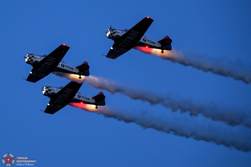 Team Titan 3 ship Evening Demo
AT-6 Texan
Oshkosh Air Show
7/24/24
Keywords: Military Aviation, KOSH, Oshkosh, Wittman Regional Airport, Team Titan, General Aviation, EEA Airventure