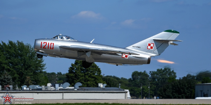 MIG-17 1210
NX717MG / MIG-17 1210
Keywords: KOSH, Oshkosh, Wittman Regional Airport, Vintage Aircraft, Vietnam Aircraft, MIG-17, General Aviation, EEA Airventure