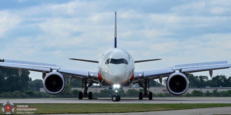 DL9994 with a LA 28 Olympic livery
N522DZ / A350-941	
Delta Airlines
7/21/26
Keywords: KOSH, Oshkosh, EAA Air Adventure, Air Show, Delta Airlines, Airbus 350