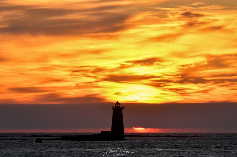 Whaleback Sunrise
10/1/24
Keywords: lighthouse, New England Coast, Sunrise, New Castle NH, New Castle Commons