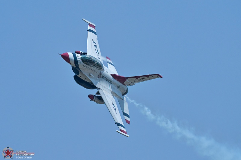 Thunderbird 8
91-0467 / F-16D	
Thunderbirds / Nellis AFB, NV
7/20/26
Keywords: Military Aviation, KOSH, Oshkosh, EAA Air Adventure, Air Show, F-16D, Thunderbirds