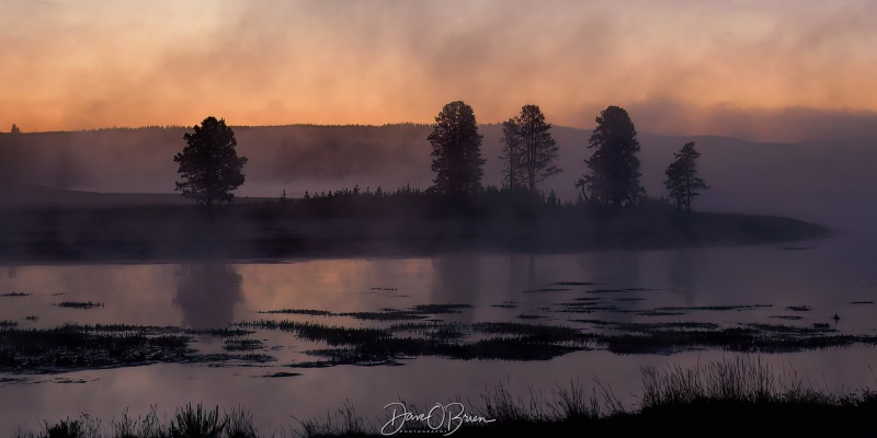 Hayden Valley Sunrise
Got up early for a sunrise and it was 29 degrees, smoke on the river. 
9/2/24
Keywords: Yellowstone National Park, Wyoming, Sunrise, Hayden Valley